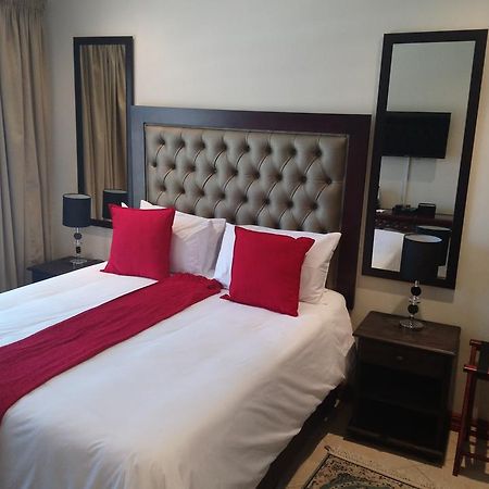 Lily White Guest House Centurion Exterior foto