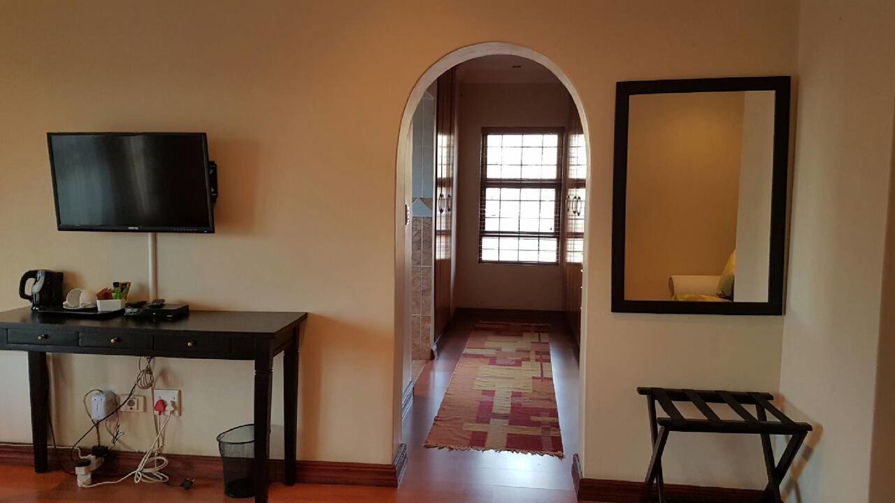 Lily White Guest House Centurion Exterior foto