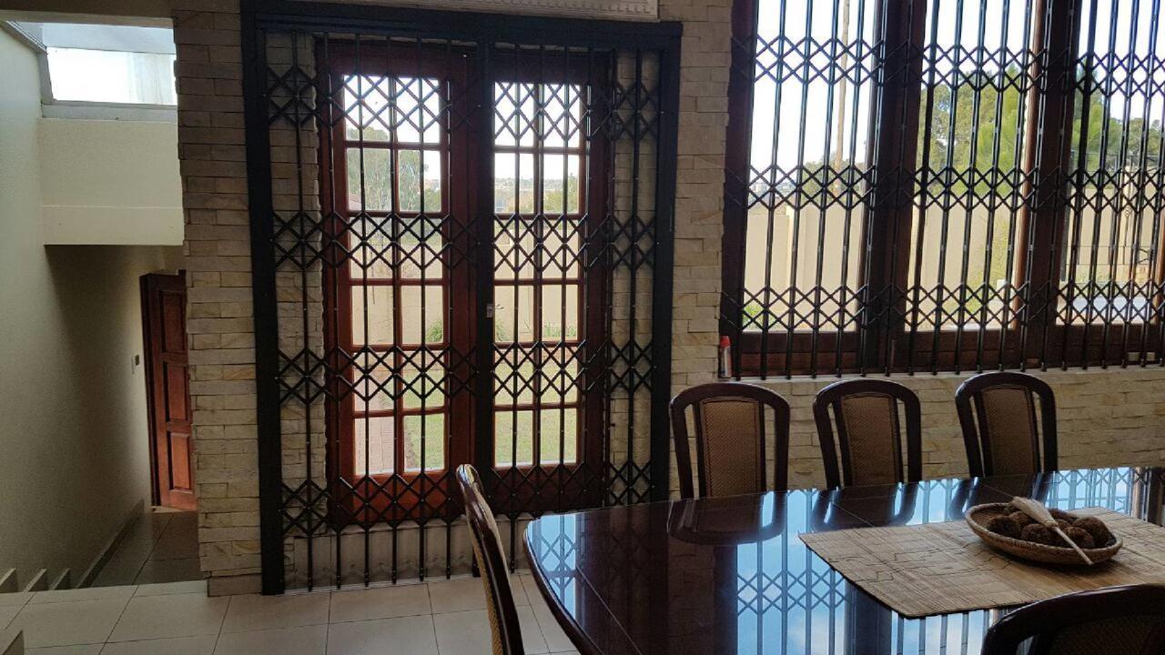 Lily White Guest House Centurion Exterior foto